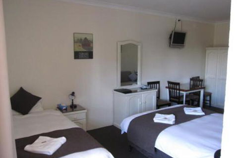 Aussie Settler Motel - Whitsundays Accommodation 2