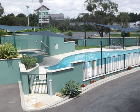 McNevins Loganholme Motel - Whitsundays Accommodation 4
