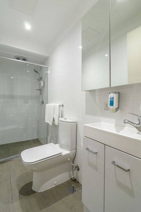Parkville Place Serviced Apartments - Whitsundays Accommodation 4
