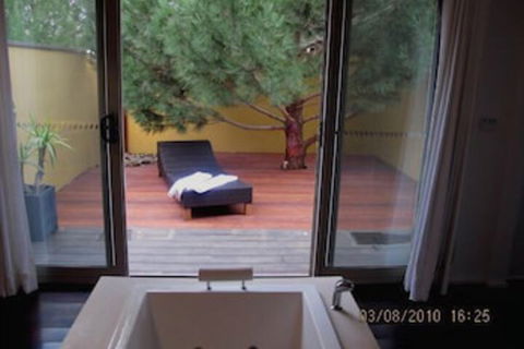 Blue Cliffs Retreat - Whitsundays Accommodation 6