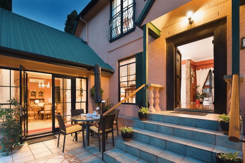 Villa Della Rosa Bed & Breakfast - Whitsundays Accommodation 2