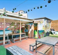Funk House Backpackers - Whitsundays Accommodation