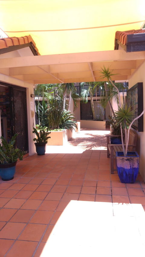 Chevron Palms Holiday Apartments - Whitsundays Accommodation 2