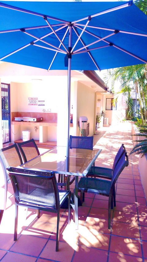 Chevron Palms Holiday Apartments - Whitsundays Accommodation 4