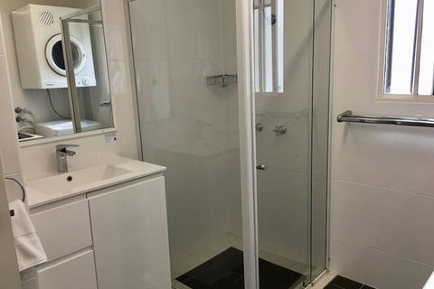 Burleigh Palms Holiday Apartments - Whitsundays Accommodation 5