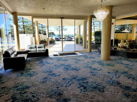 Southern Cross Beachfront Holiday Apartments - Whitsundays Accommodation 6