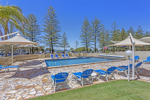 Southern Cross Beachfront Holiday Apartments - Whitsundays Accommodation 2