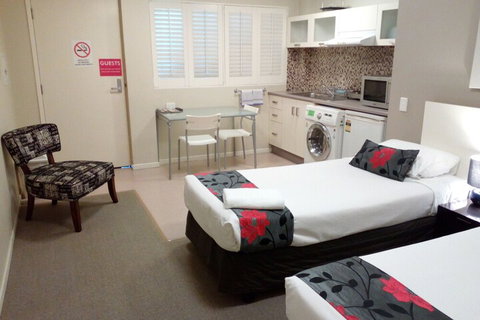 Brisbane Street Studios - Whitsundays Accommodation 5