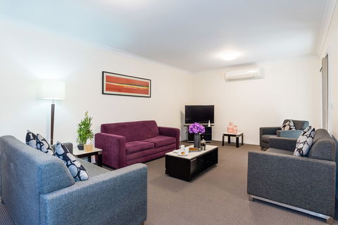 Eastwood Furnished Apartments - Whitsundays Accommodation 3