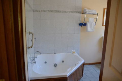 Avoca Cottages - Whitsundays Accommodation 3