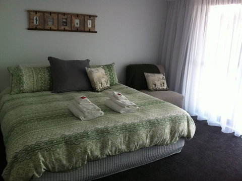 Corinella On The Esplanade Bed & Breakfast - Whitsundays Accommodation 3