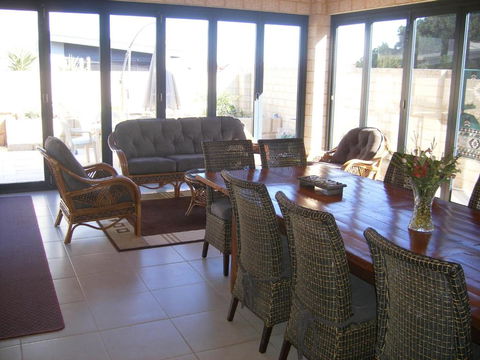 Santa Maria Executive B & B Fremantle - Whitsundays Accommodation 5