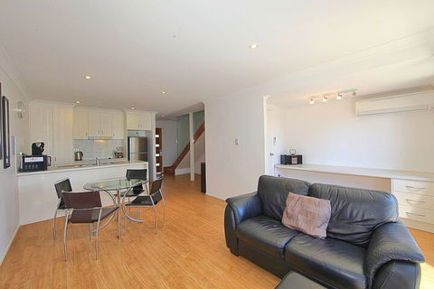 Alexandra Apartments - Whitsundays Accommodation 2