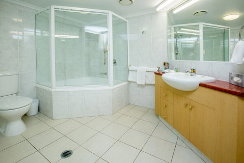 Springwood Tower Apartment Hotel - Whitsundays Accommodation 4
