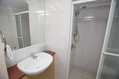 Springwood Tower Apartment Hotel - Whitsundays Accommodation 3