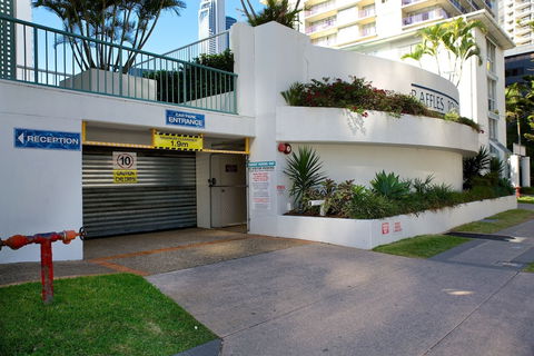 Raffles Royale - Whitsundays Accommodation 0