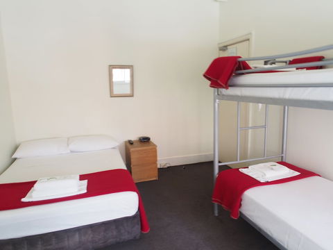 Wynyard Hotel - Whitsundays Accommodation 2