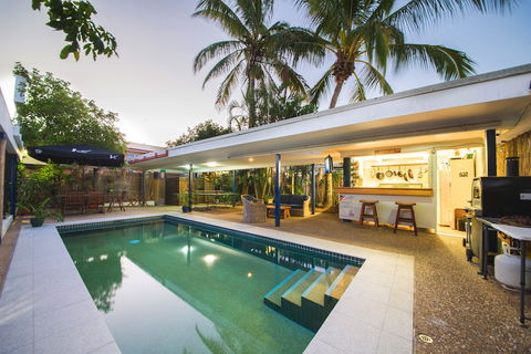 The Cosmopolitan Motel And Serviced Apartments - Whitsundays Accommodation 4
