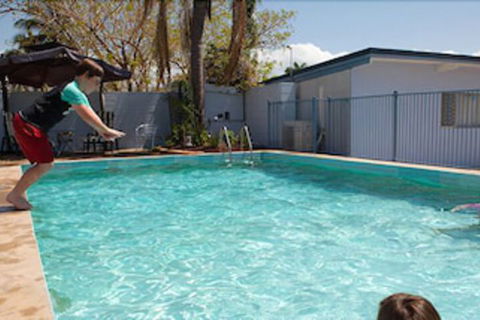 Strand Motel - Whitsundays Accommodation 2
