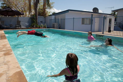 Strand Motel - Whitsundays Accommodation 1
