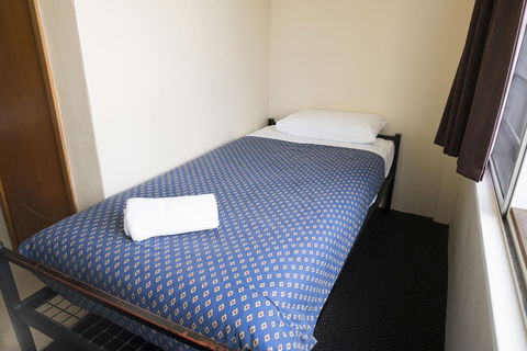 Banjo Paterson Inn - Whitsundays Accommodation 0