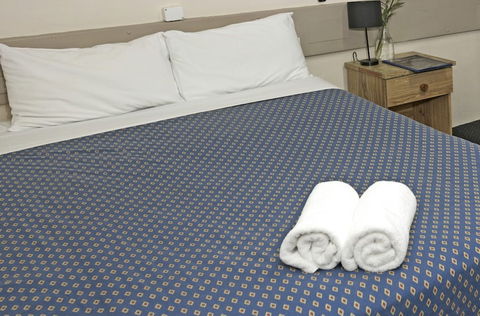 Banjo Paterson Inn - Whitsundays Accommodation 3
