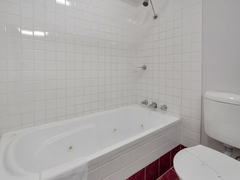 Banjo Paterson Inn - Whitsundays Accommodation 4