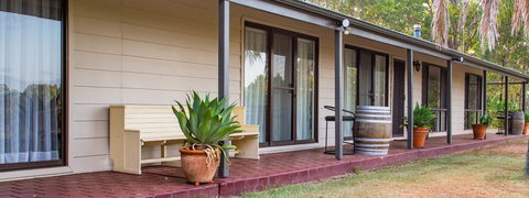 Hermitage Hideaway Homestead & Cottage - Whitsundays Accommodation 1