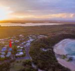 Angourie Blue 7 stroll to surfing beaches. - Whitsundays Accommodation