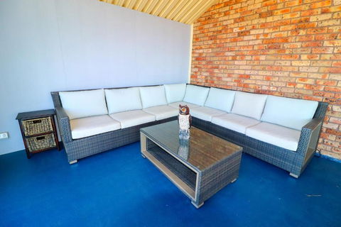 Anglers Abode - Whitsundays Accommodation 5