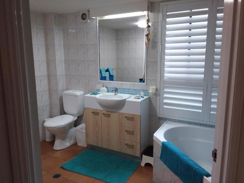 Jackies Holiday Apartment - Whitsundays Accommodation 6