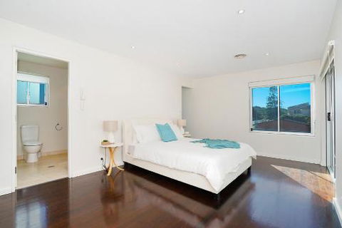 Perfect Beach Front Duplex The Entrance North - Whitsundays Accommodation 3