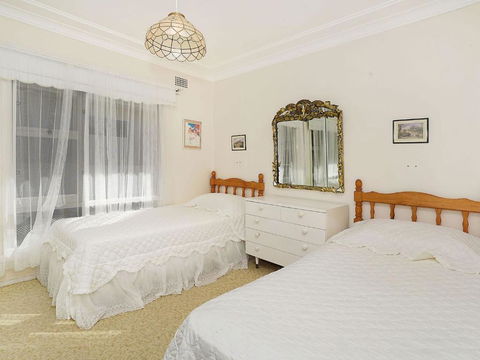 Toowoon Bay Beachside Unit Unit 4 - Whitsundays Accommodation 1