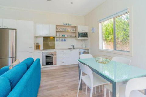 Yamba Daze Sunrise Pet Friendly - Whitsundays Accommodation 0