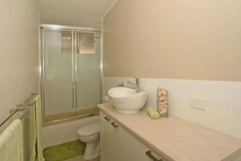 Yamba Daze Sunrise Pet Friendly - Whitsundays Accommodation 5