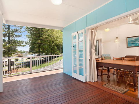 The Blue House Flat Walk To River & Beach - Whitsundays Accommodation 6