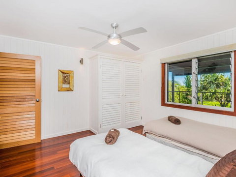 Pacifica 2 Opposite The Beach At Brooms Head - Whitsundays Accommodation 2