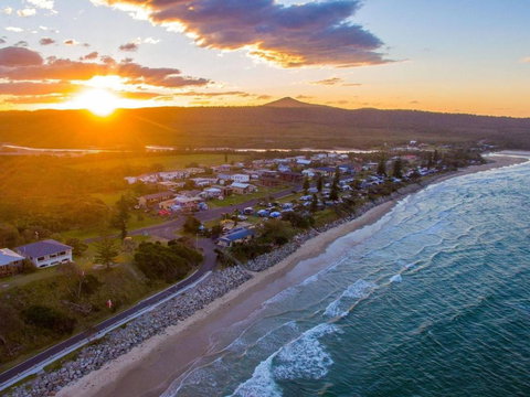 Pacifica 2 Opposite The Beach At Brooms Head - Whitsundays Accommodation 5