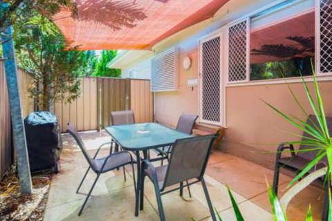 Yamba Daze Sunset Pet Friendly - Whitsundays Accommodation 2