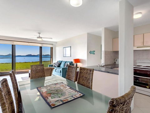 Soldiers Point Road Harbourside Unit 02 07 - Whitsundays Accommodation 1