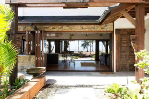 Spice At Oak Award Winning Luxury Absolute Oceanfront House Oak Beach Near Port Douglas - Whitsundays Accommodation 4