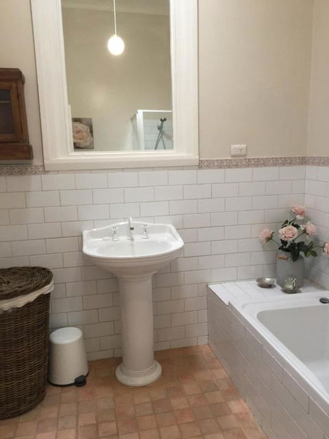 Historic Oak Hill House Estate Truffle Gourmet Festival Region - Whitsundays Accommodation 3