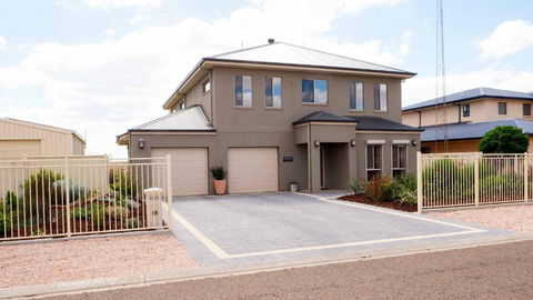 Rezare House Bed & Breakfast - Whitsundays Accommodation 3
