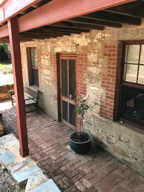 Kit Kat Cottage Heritage Accommodation Burra - Whitsundays Accommodation 2