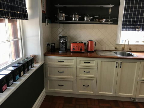 Kit Kat Cottage Heritage Accommodation Burra - Whitsundays Accommodation 6