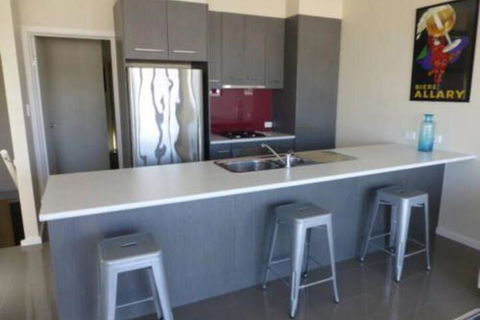 Tennyson View - Whitsundays Accommodation 3