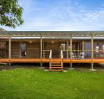 98 Ocean Parade Rustic Log Cabin - Whitsundays Accommodation