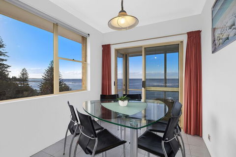 Stunning Toowoon Bay On Charlton - Whitsundays Accommodation 4
