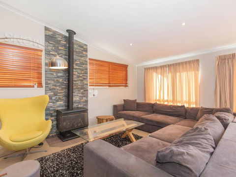 Boronia 7 / 30 Nettin Circuit - Whitsundays Accommodation 3