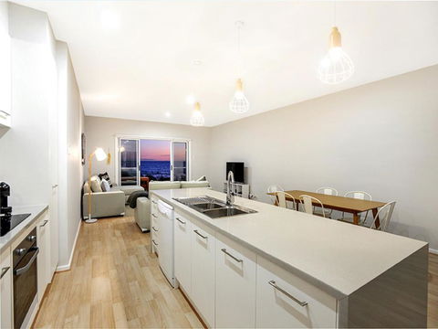 High Tide Wallaroo Beachfront Property Pet Friendly - Whitsundays Accommodation 1